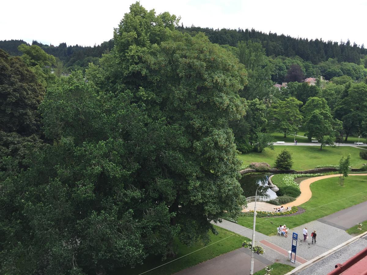Galerie Suites Marianske Lazne Bagian luar foto